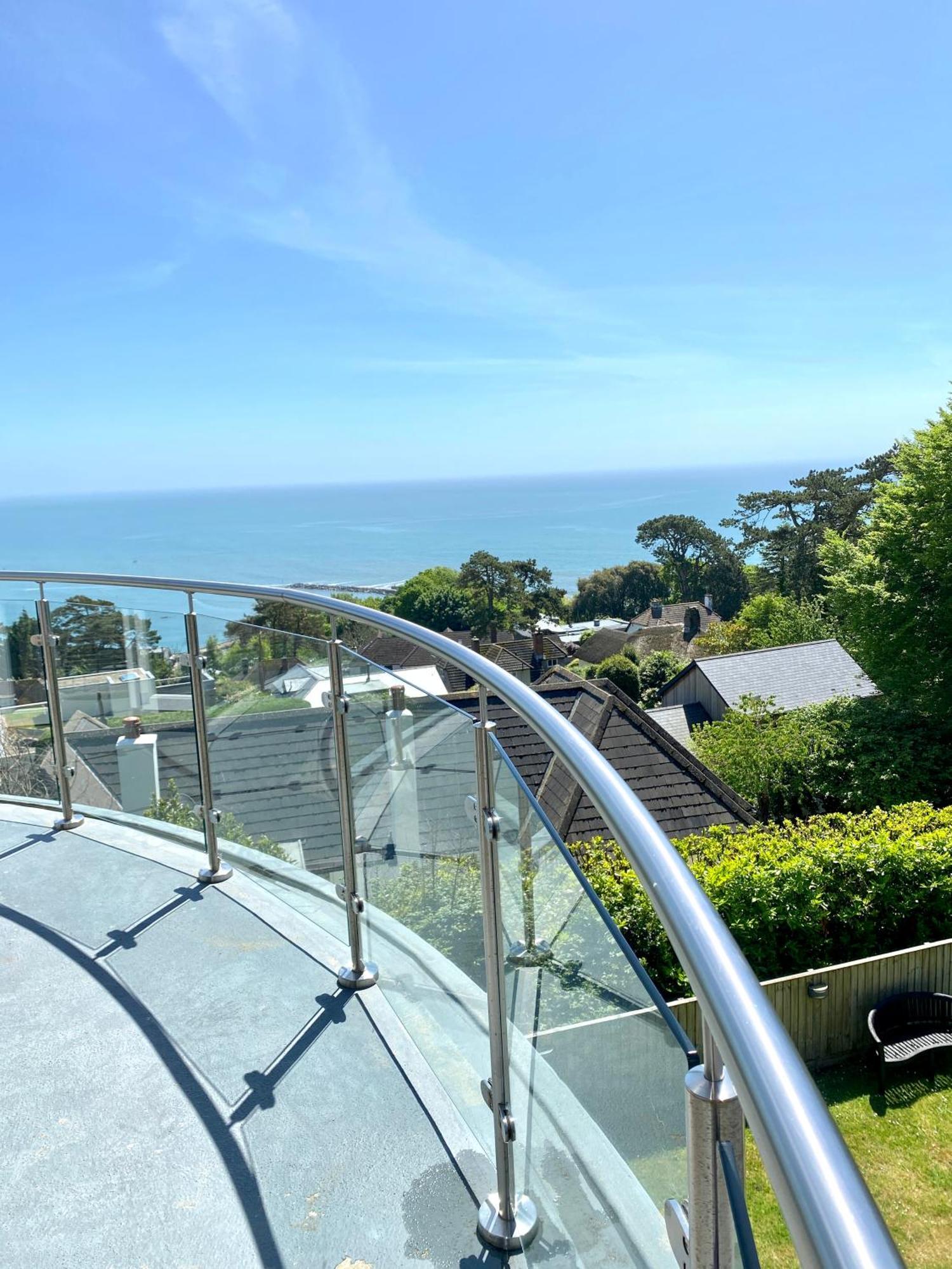 One Of The Best Properties In Lyme! Breathtaking Views Across The Whole Bay. 3 Stories With 2 Tier Veranda Around The Property. Sleeps 6 ライム・レジス エクステリア 写真